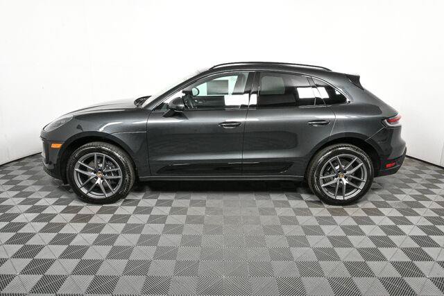 Certified 2026 Porsche Macan AWD/4WD image 2