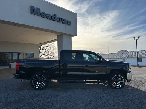 Used 2018 Chevrolet Silverado 1500 LT w/ LPO, Black Pack image 8