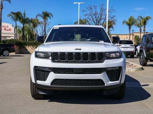 New 2026 Jeep Grand Cherokee L Limited w/ Limited Altitude Package image 9