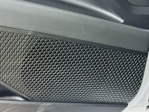 Certified 2025 Hyundai Elantra SE image 18