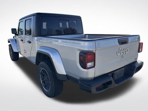 Used 2023 Jeep Gladiator Overland image 3