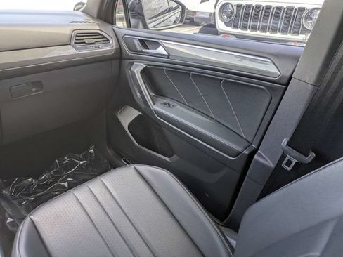 Used 2022 Volkswagen Tiguan SE R-Line FWD image 18