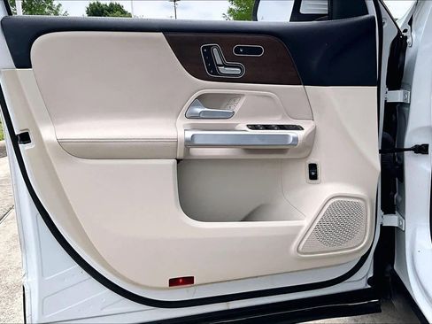 Used 2020 Mercedes-Benz GLB 250 image 19