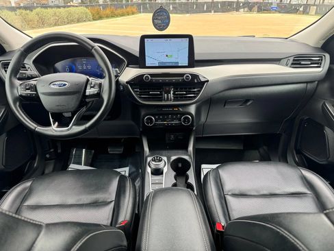 Used 2022 Ford Escape SEL w/ Technology Package FWD image 44