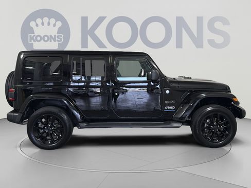 Used 2024 Jeep Wrangler Unlimited Sahara w/ Technology Group AWD/4WD image 8