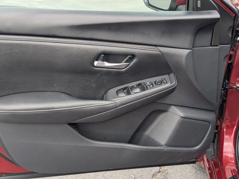 Used 2025 Nissan Sentra SV FWD image 14