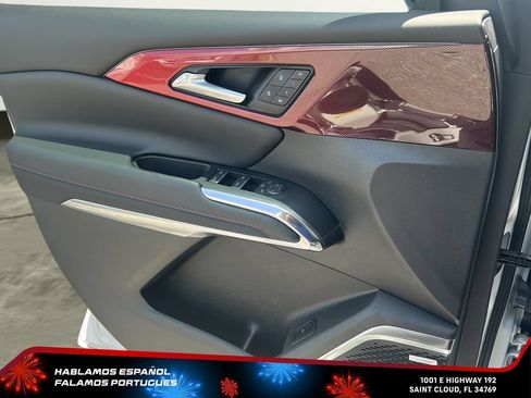 Used 2024 Chevrolet Traverse RS AWD/4WD image 10