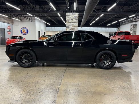 Used 2021 Dodge Challenger R/T RWD image 4