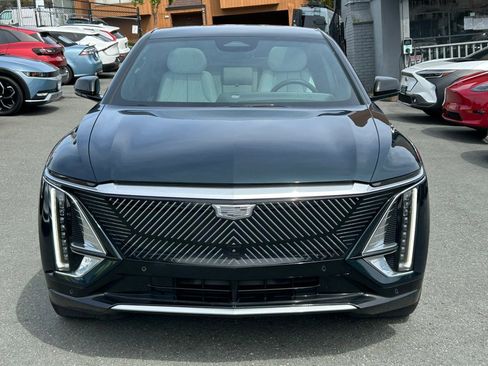 Used 2024 Cadillac Lyriq Luxury w/ LPO, Floor Liner Package image 2