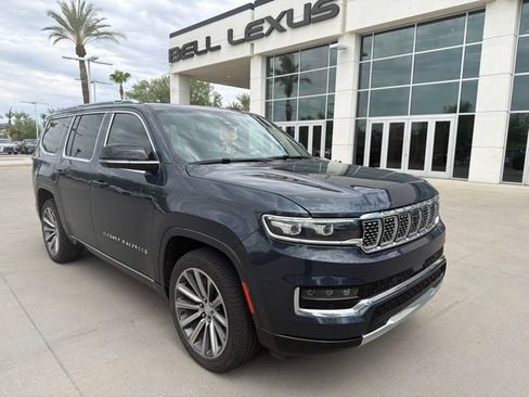 Used 2023 Jeep Grand Wagoneer Series II w/ Flexible Seating Group AWD/4WD image 1