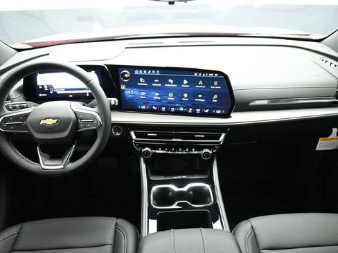 New 2026 Chevrolet Traverse LT w/ Driver Confidence Package FWD image 25