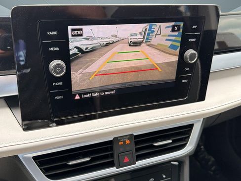 New 2026 Volkswagen Taos SE FWD image 25