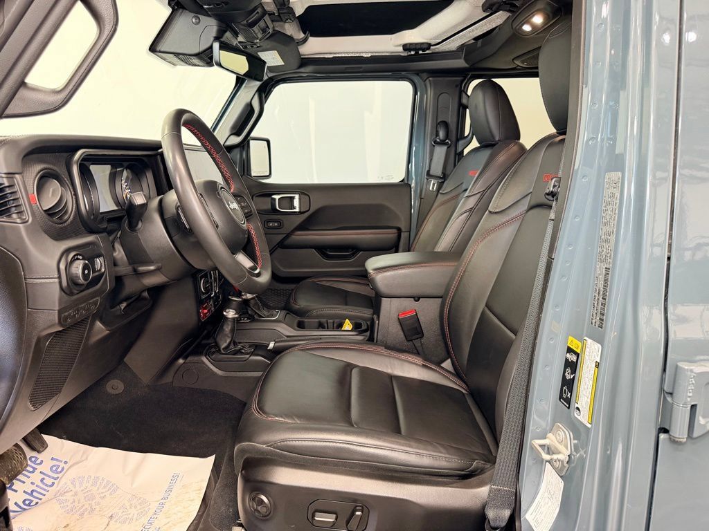 Used 2024 Jeep Wrangler Unlimited Rubicon AWD/4WD image 2