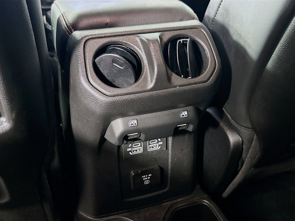 Used 2025 Jeep Gladiator Rubicon w/ Convenience Group AWD/4WD image 4