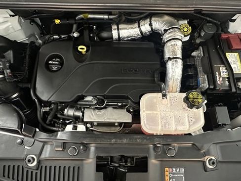 Certified 2022 Chevrolet Trax LS w/ Tint and Cruise Package image 24