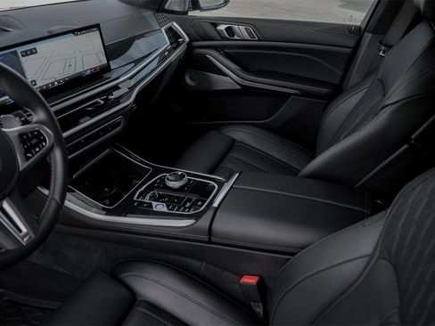 Used 2025 BMW X5 M60i image 15