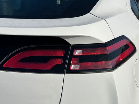Used 2014 Chevrolet Volt Premium w/ Premium Trim Package FWD image 18