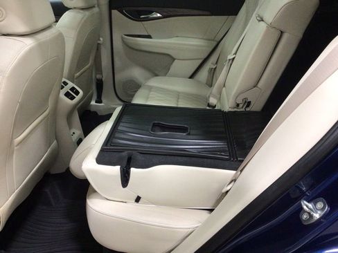 Used 2023 Buick Envision Avenir image 19