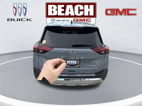 Used 2022 Nissan Rogue Platinum w/ Head-Up Display Package FWD image 8
