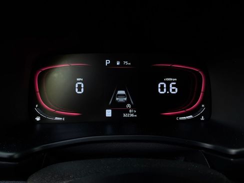 Used 2025 Kia Soul LX w/ LX Technology Package FWD image 35