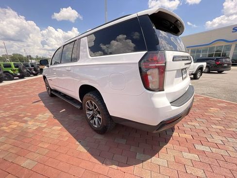 Used 2023 Chevrolet Suburban Z71 w/ Luxury Package AWD/4WD image 31