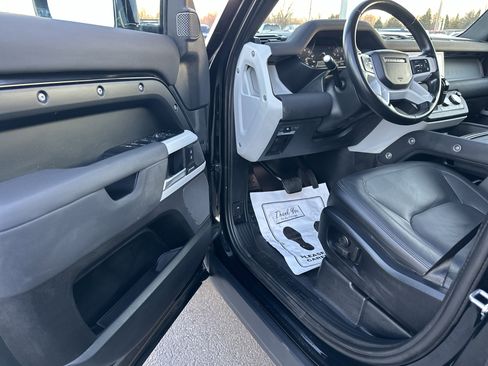 Used 2023 Land Rover Defender 110 S image 10
