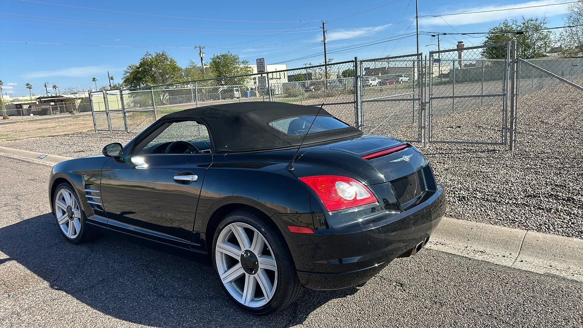 Used 2005 Chrysler Crossfire Limited RWD image 10