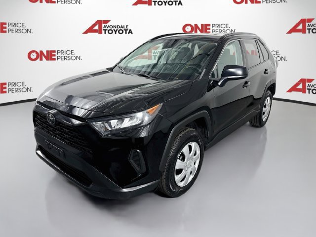 Used 2020 Toyota RAV4 LE FWD image 3