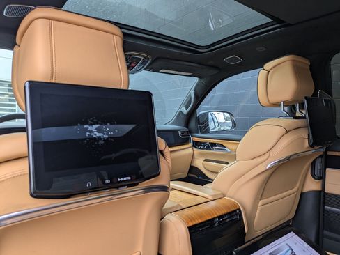 Used 2023 Jeep Grand Wagoneer Series III w/ Rear Seat Video Group 1 image 24