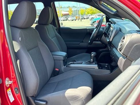 Used 2019 Toyota Tacoma TRD Off-Road AWD/4WD image 24
