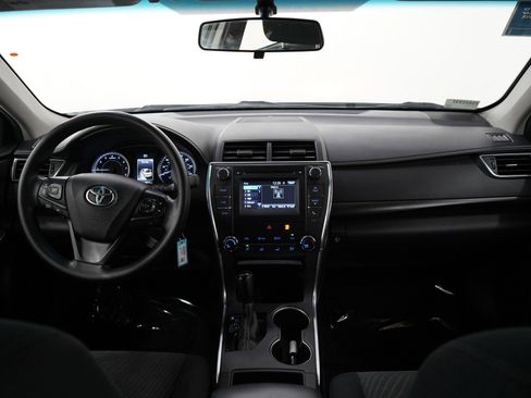 Used 2017 Toyota Camry LE FWD image 13