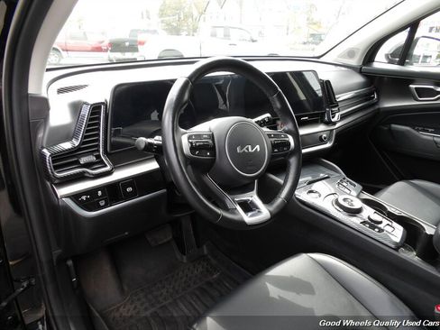 Used 2023 Kia Sportage EX AWD/4WD image 12