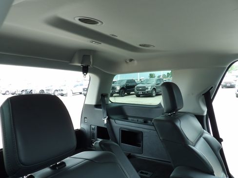Used 2025 Ford Expedition Active AWD/4WD image 19