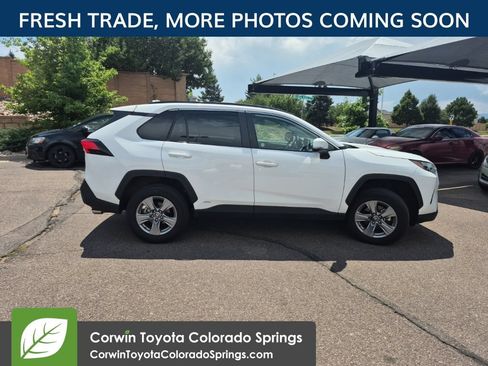 Used 2025 Toyota RAV4 XLE AWD/4WD image 9