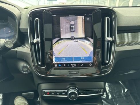 Certified 2025 Volvo XC40 B5 Plus AWD/4WD image 26