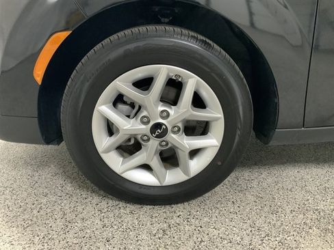 Used 2025 Kia Soul LX FWD image 8
