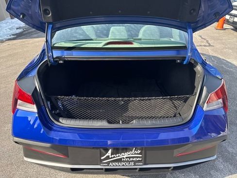 Certified 2025 Hyundai Elantra Sport image 23