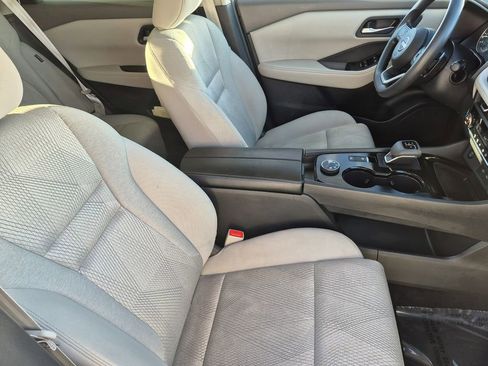 Used 2024 Nissan Rogue SV image 16