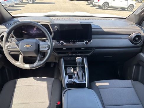 Used 2025 Chevrolet Colorado W/T RWD image 10
