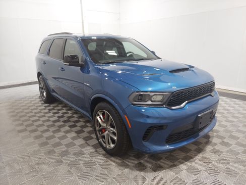 Used 2024 Dodge Durango R/T w/ Tow 'N Go Group AWD/4WD image 4
