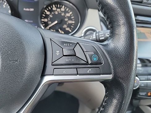 Used 2020 Nissan Rogue Sport SV w/ Technology Package image 19