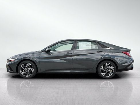New 2026 Hyundai Elantra Limited FWD image 4