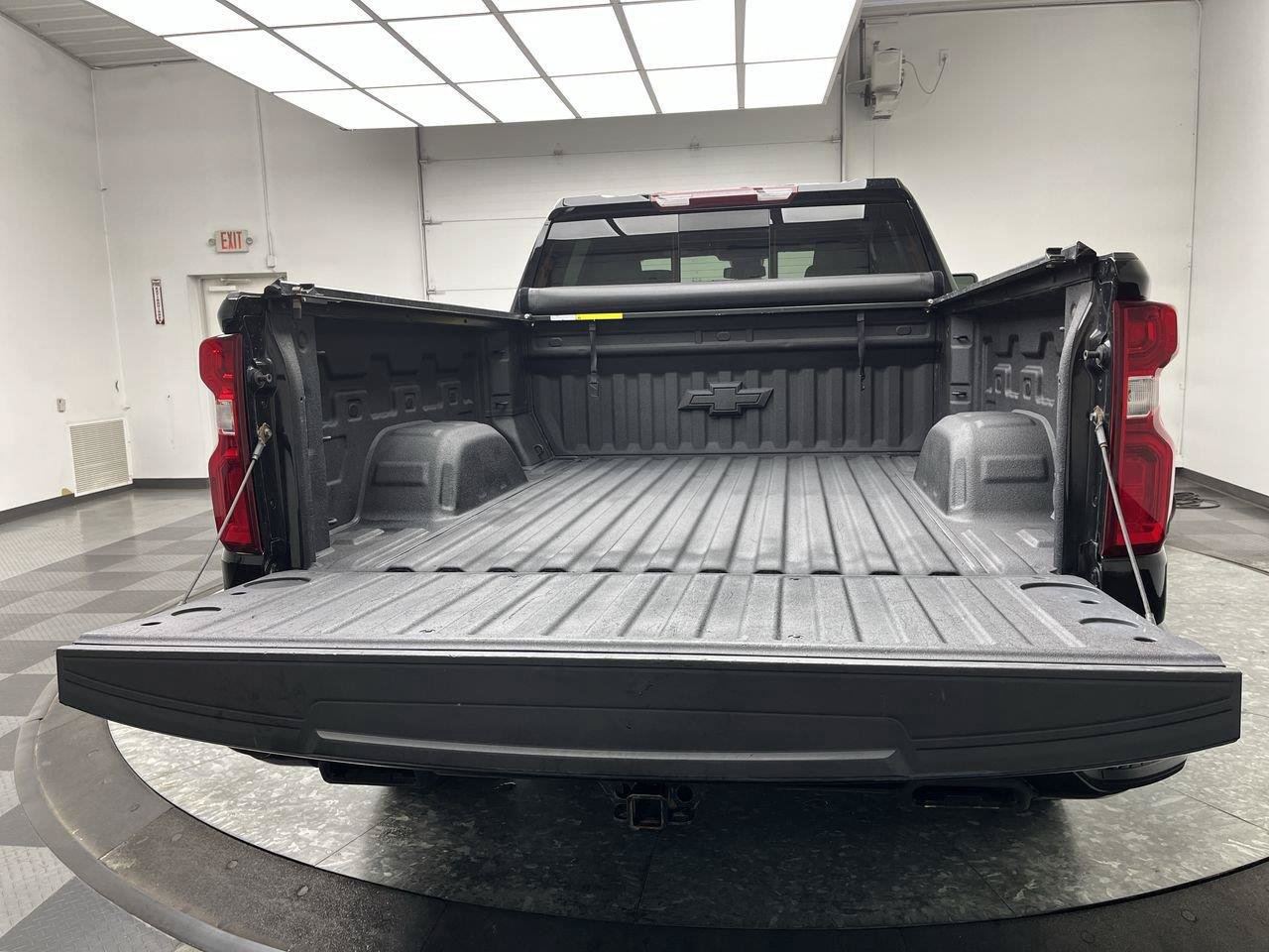 Certified 2024 Chevrolet Silverado 1500 RST w/ Redline Edition AWD/4WD image 5