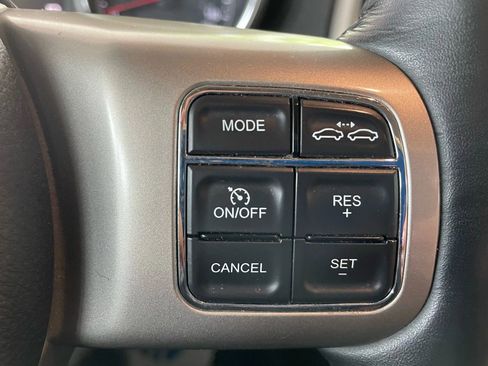 Used 2012 Jeep Grand Cherokee Overland image 9