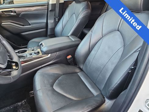 Used 2023 Toyota Highlander Limited image 15