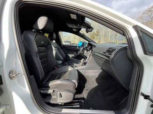 Used 2019 Volkswagen Golf R 4-Door image 21