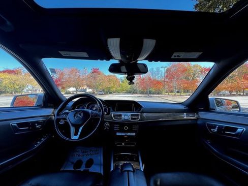 Used 2016 Mercedes-Benz E 350 4MATIC Sedan image 27