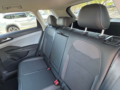 Certified 2023 Volkswagen Taos SE FWD image 55
