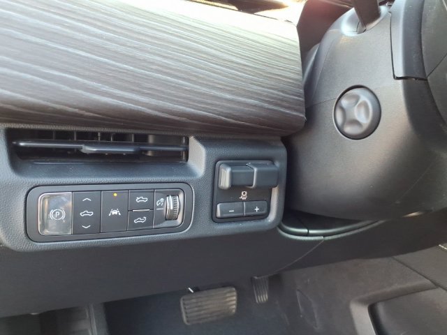 Used 2025 GMC Sierra EV Denali AWD/4WD image 32