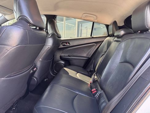 Used 2021 Toyota Prius FWD image 19